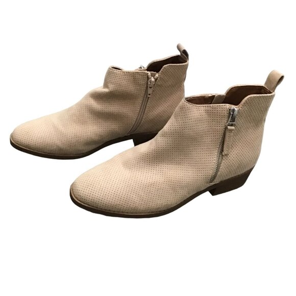 UNIVERSAL THREADS Perforated Beige Ankle Booties With Side Zippers Size 8 - Picture 3 of 7